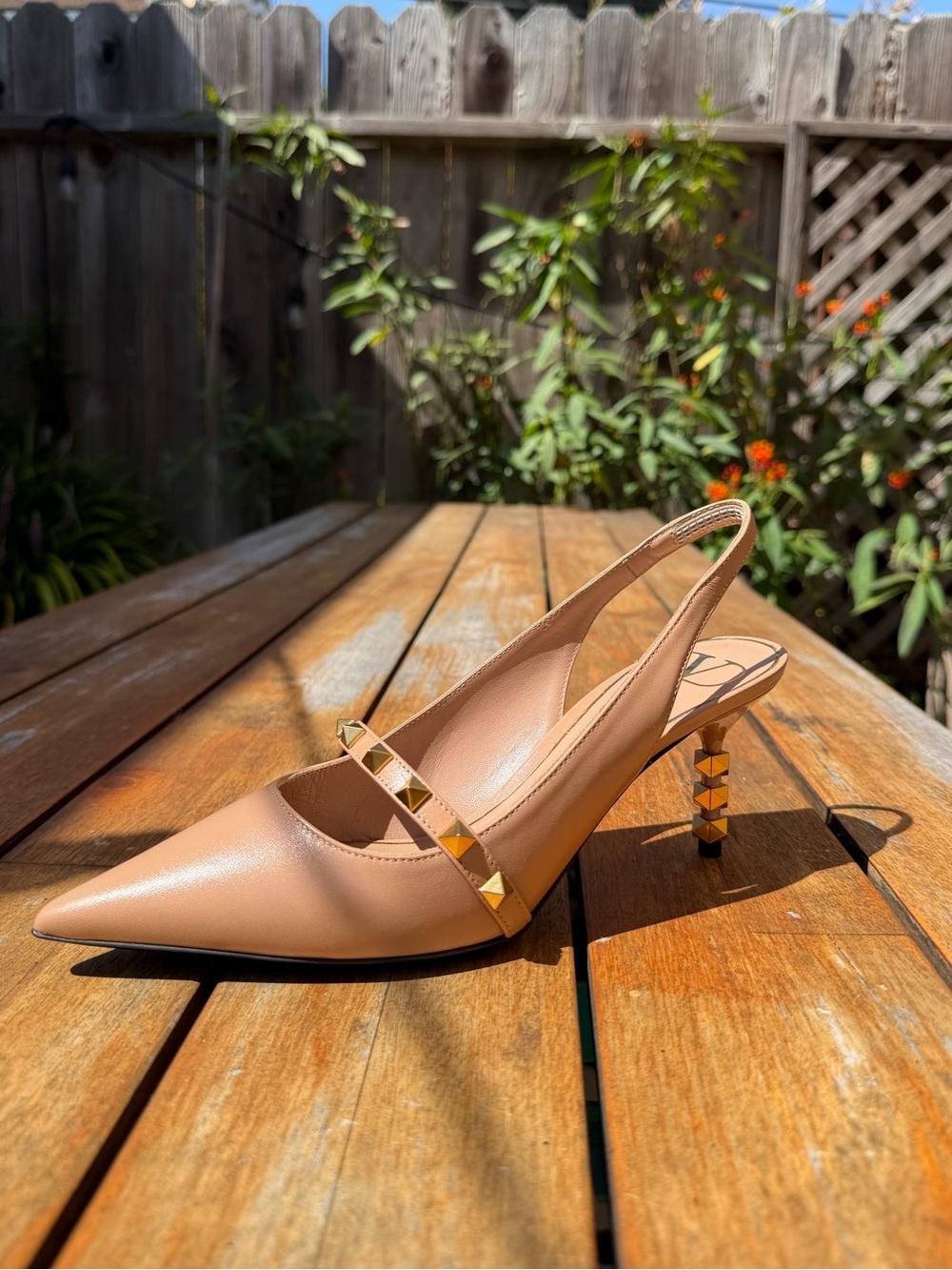 VALENTINO GARAVANI Leather Rockstud Slingback Pumps
